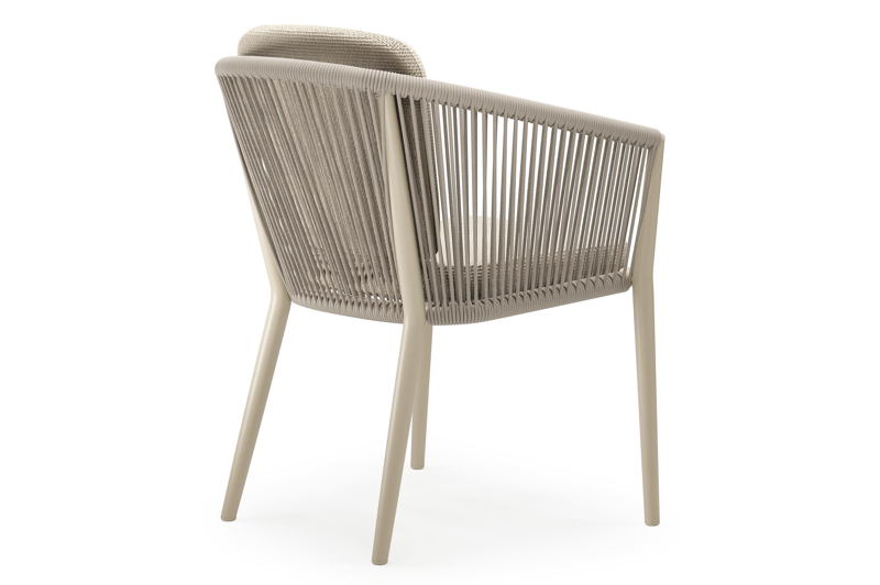 Orso stapelbare tuinstoel in beige aluminium en beige vierkant geweven ronde rope met kussen in All Weather Cosytica Althea Chalk