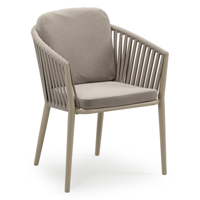 Chaise de jardin empilable Orso en aluminium beige et corde large plate de luxe tissée verticalement beige avec coussin en All Weather Sunbrella® Luxe Savane Coconut