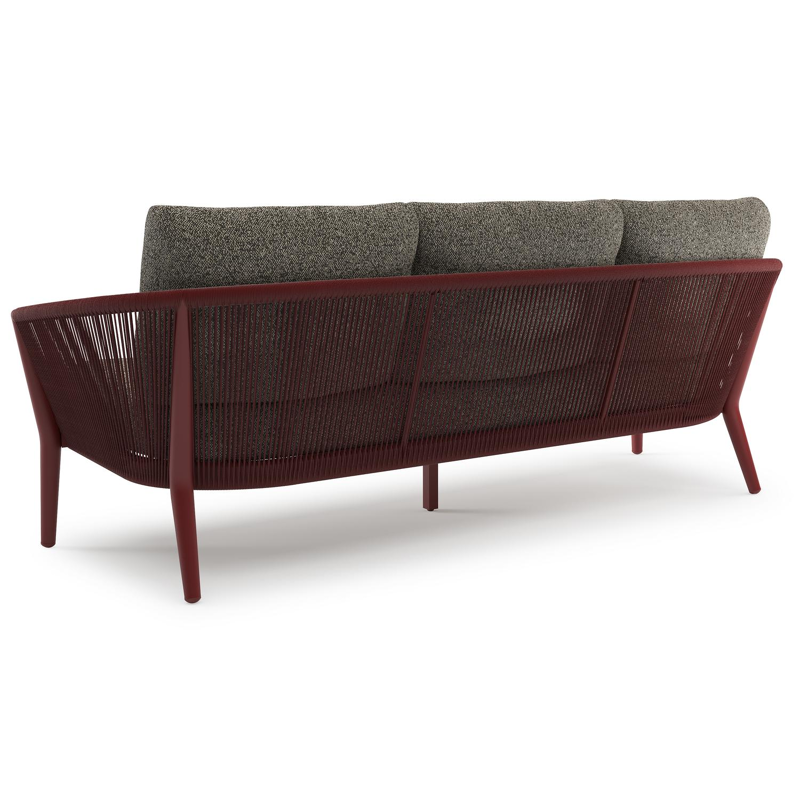 Orso loungeset in ruby aluminium en ruby verticaal geweven ronde rope met Marbella Tunder all weather cosytica kussen