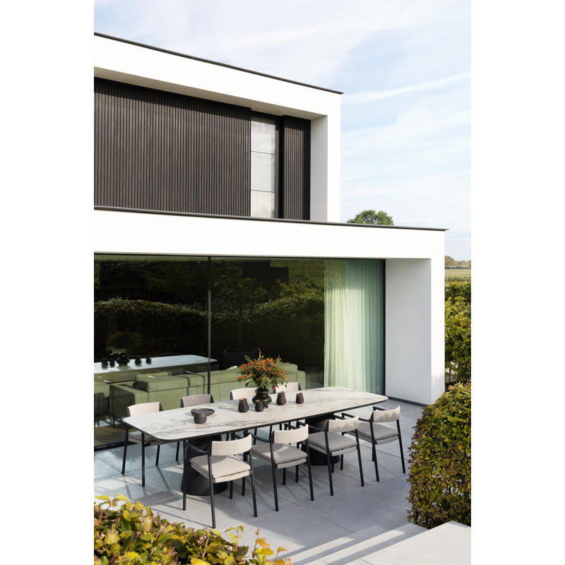 Fiordo tuinstoel in zwart aluminium en beige vierkant geweven ronde rope 