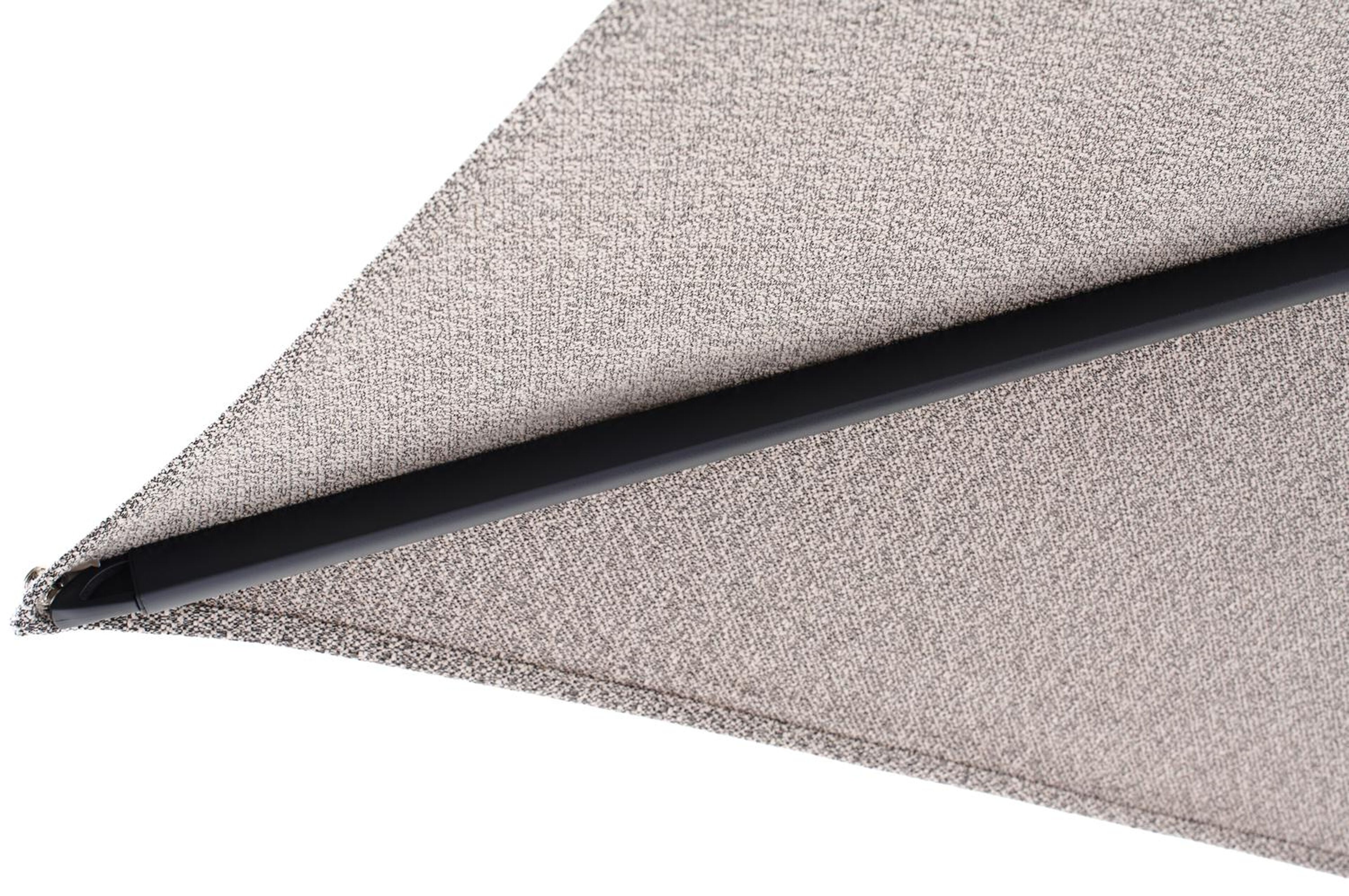 Minore zweefparasol met tiltfunctie in zwart aluminium en All Weather Sunbrella Luxe Wander Granite parasoldoek - L1 400 x L2 300 cm met parasolvoet Minore 260 kg met wielen