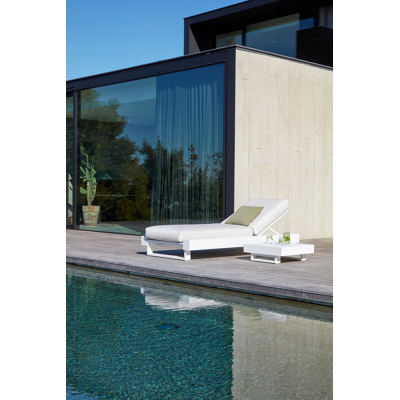 Nano bijzettafel in wit aluminium en wit glas - L 60 x B 60 x H 25 cm