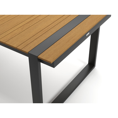 Merida tuinset in zwart aluminium en naturel polywood tafelblad met 6 stapelbare Vigo tuinstoelen