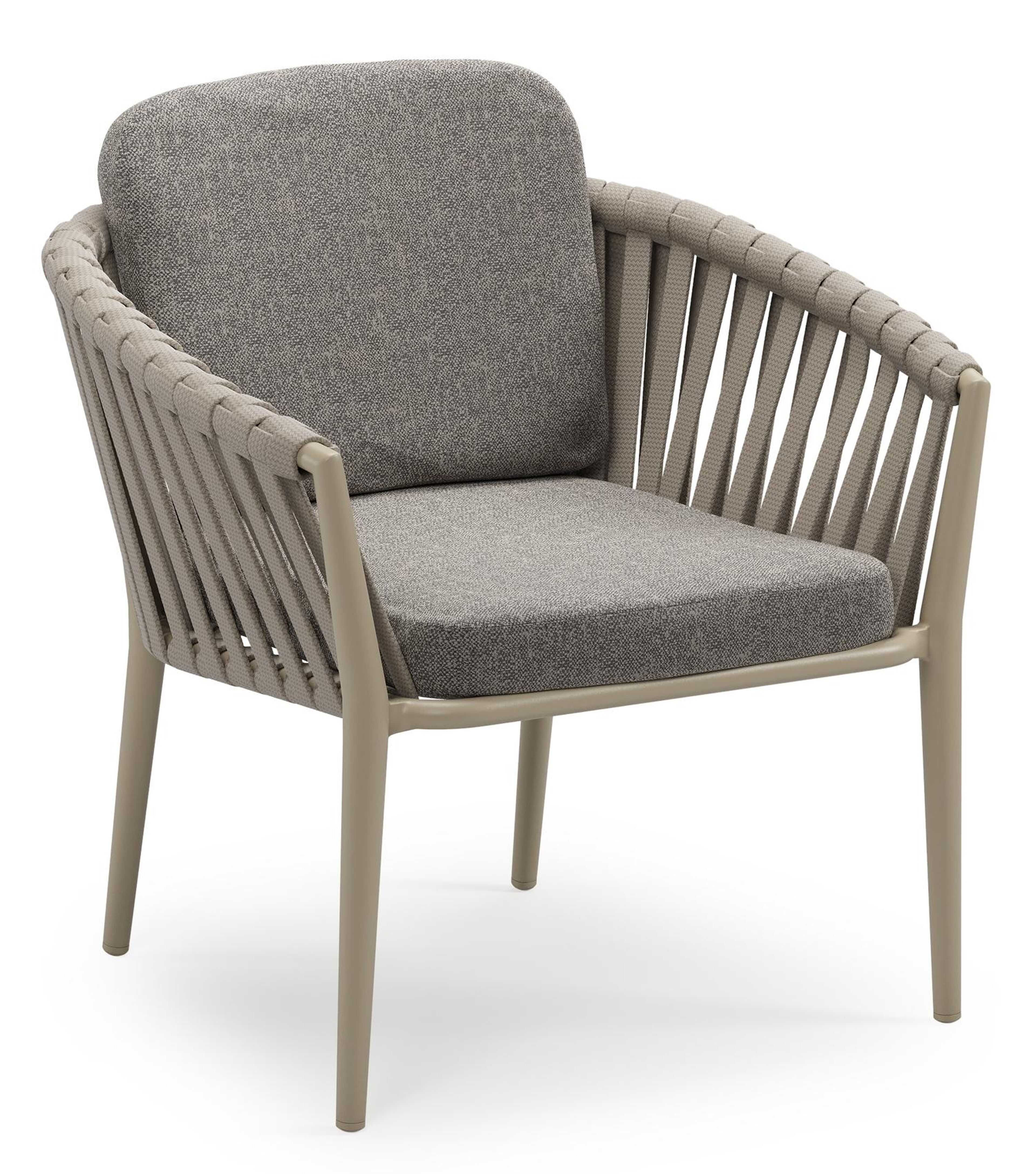 Orso low dining tuinstoel in beige aluminium en beige verticaal geweven luxe vlakke brede rope met stoelkussen in All Weather Sunbrella® Luxe Chartres Drizzle