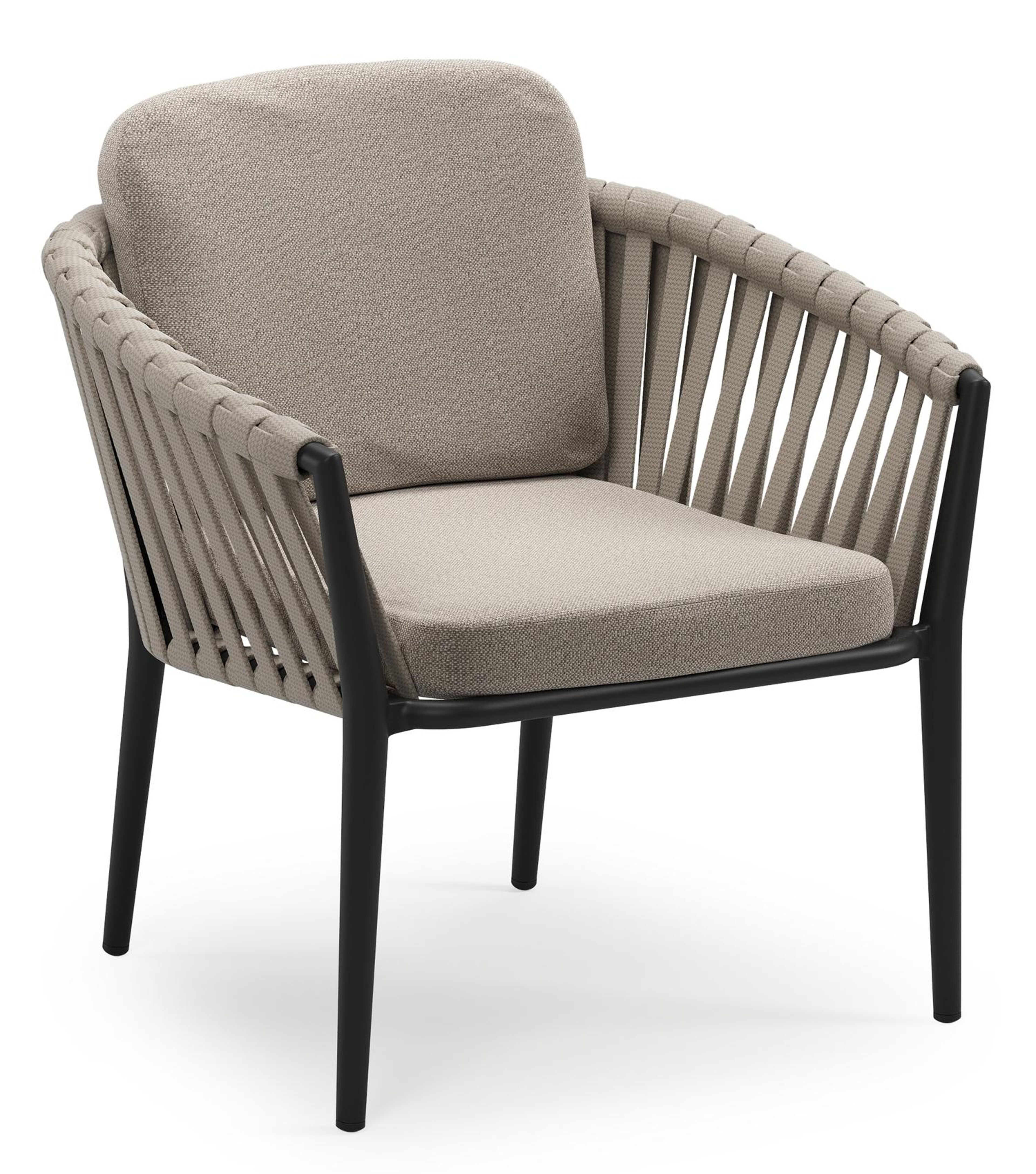 Orso low dining tuinstoel in zwart aluminium en beige verticaal geweven luxe vlakke brede rope met stoelkussen in All Weather Sunbrella® Luxe Savane Coconut