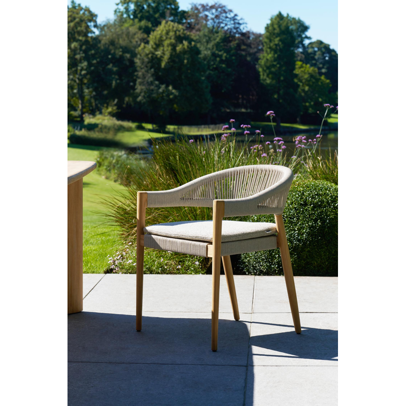 Tribola tuinstoel in teak en beige verticaal geweven ronde rope 