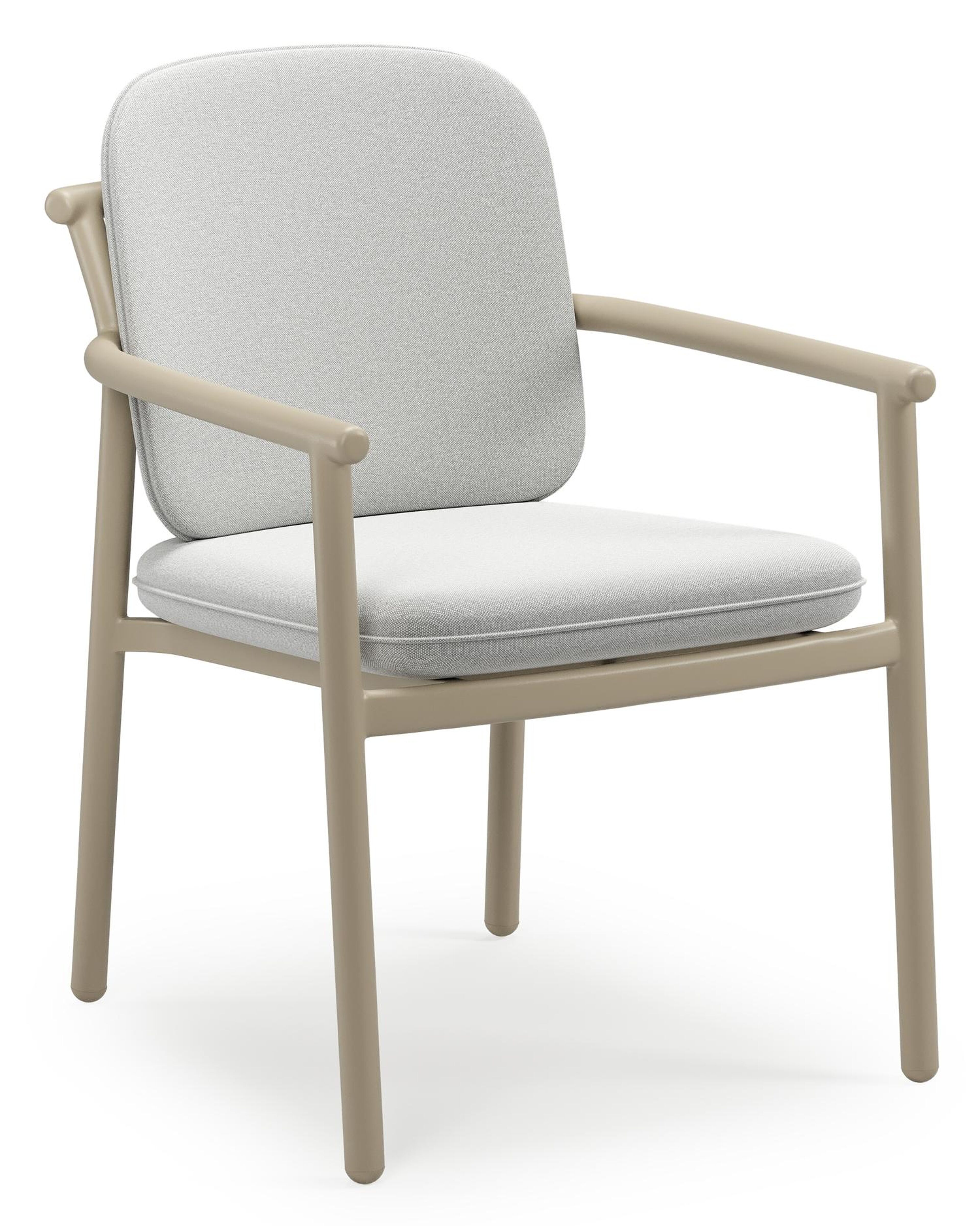 Bono stapelbare tuinstoel in beige aluminium met stoelkussen in All Weather Sunbrella® Luxe Natte Grey Chine