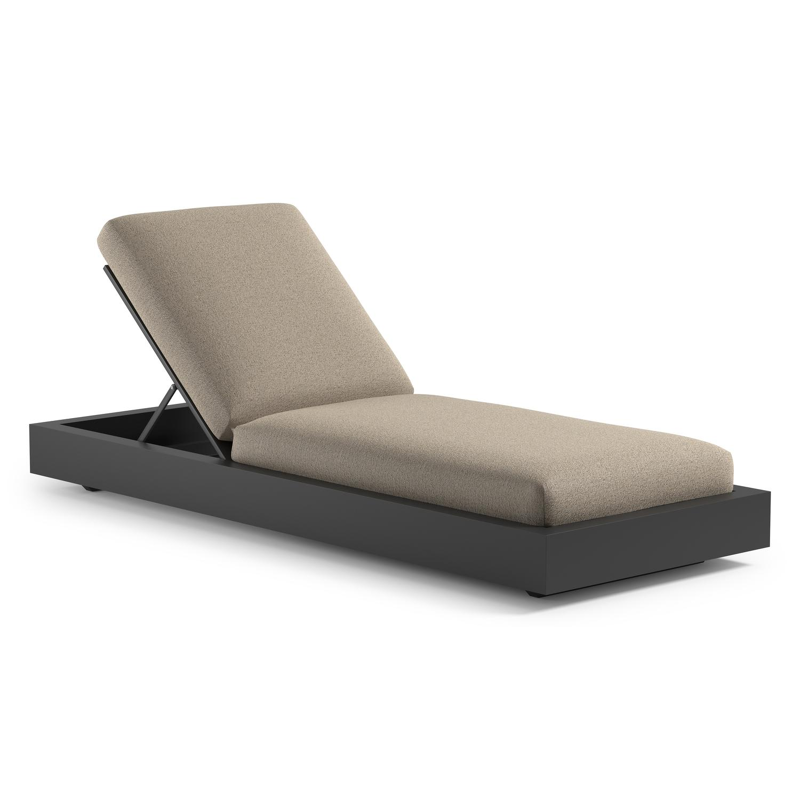 Como verstelbaar ligbed in zwart aluminium met marbella beige all weather Cosytica kussen