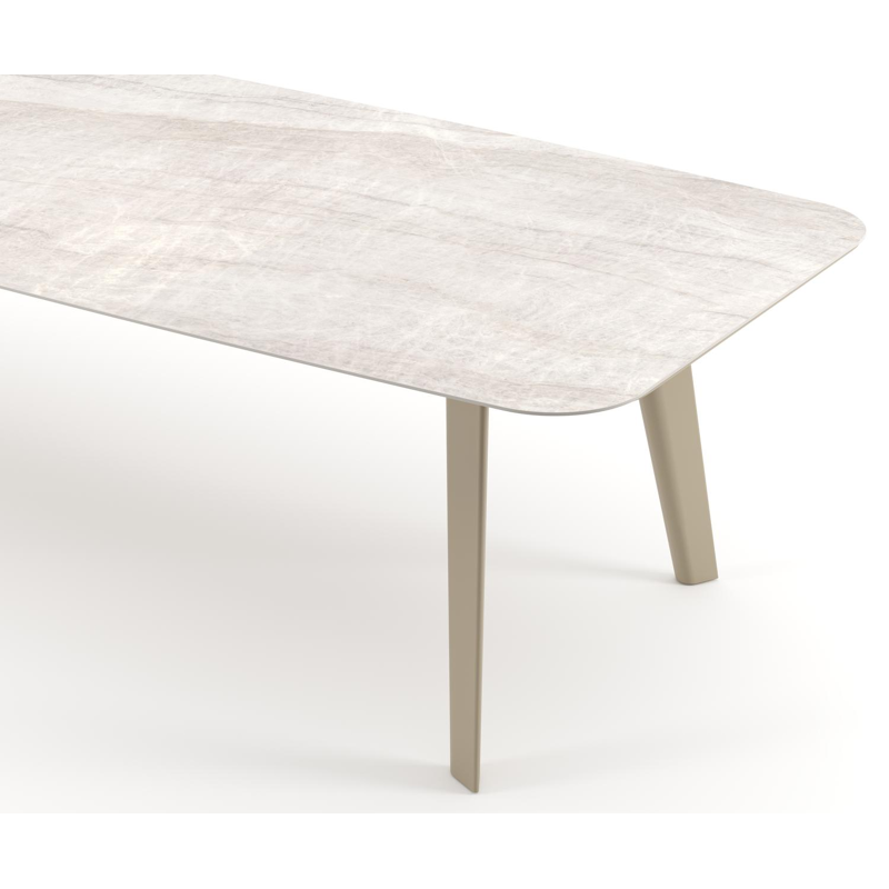 Table de jardin Lacrima forme de bateau en aluminium beige et céramique pleine Taj Mahal - Lg. 315 x Lrg. 115 x Haut. 73 cm