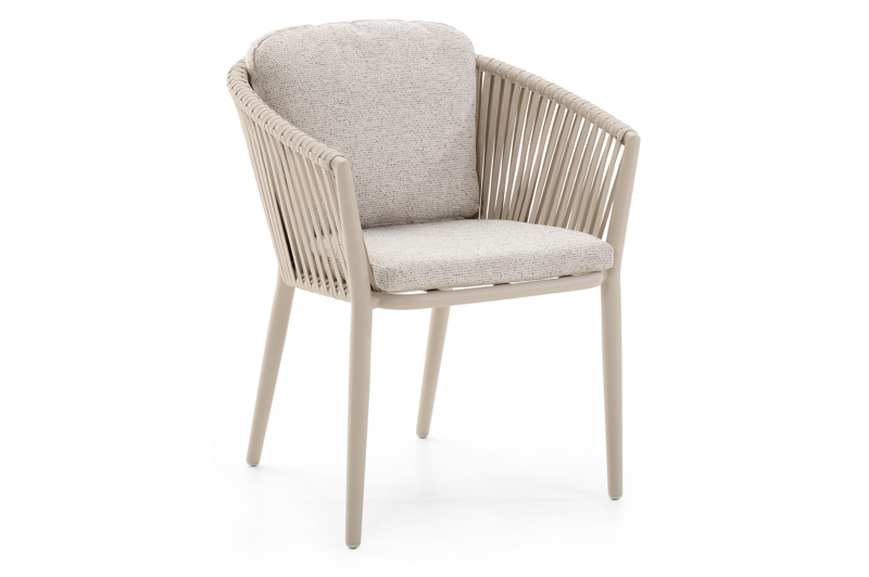 Orso tuinstoel in beige aluminium en verticaal geweven vlakke rope beige met All Weahter Solica FIrenze Natural kussen