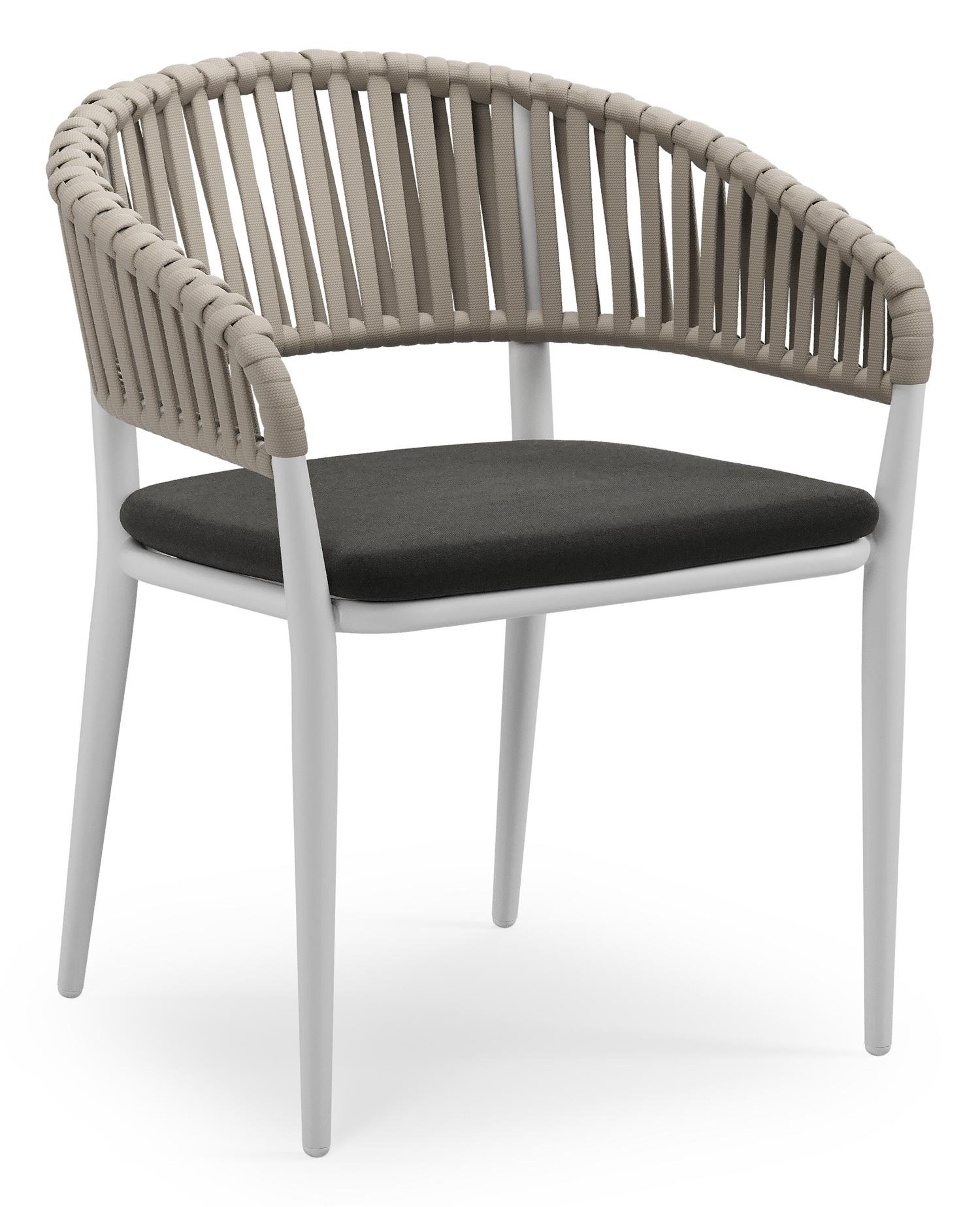 Tolfa stapelbare tuinstoel in wit aluminium en beige verticaal geweven luxe vlakke brede rope met stoelkussen in All Weather Sunbrella® Luxe Natte Sooty