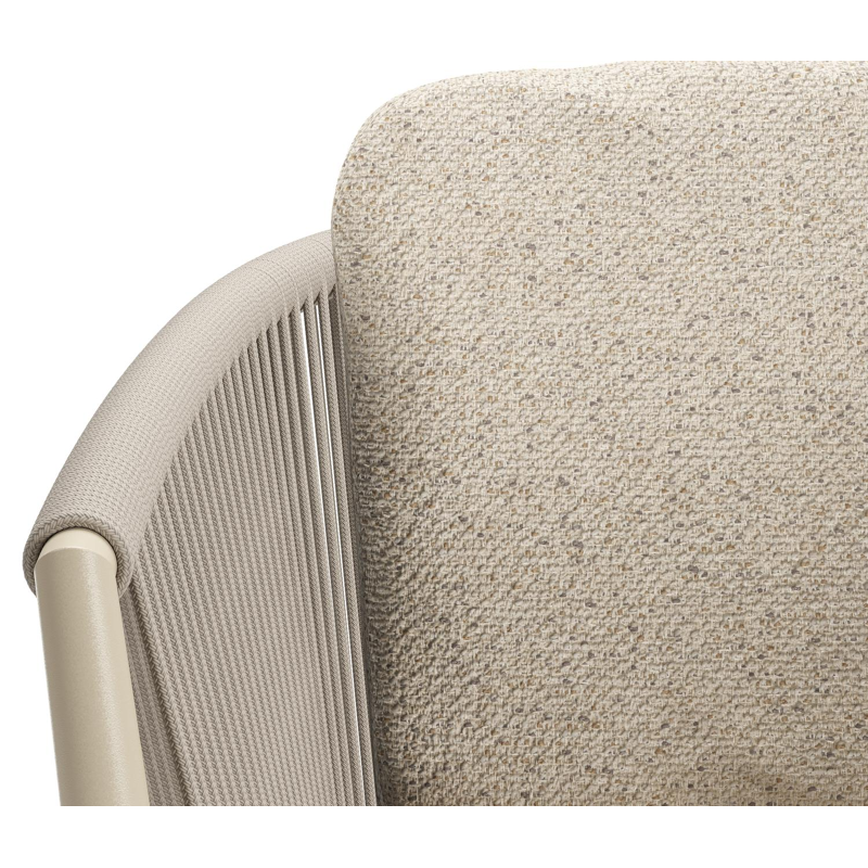 Orso tuinstoel in beige aluminium en beige verticaal geweven ronde rope met luxe zitkussen in All Weather Cosytica Bora Desert