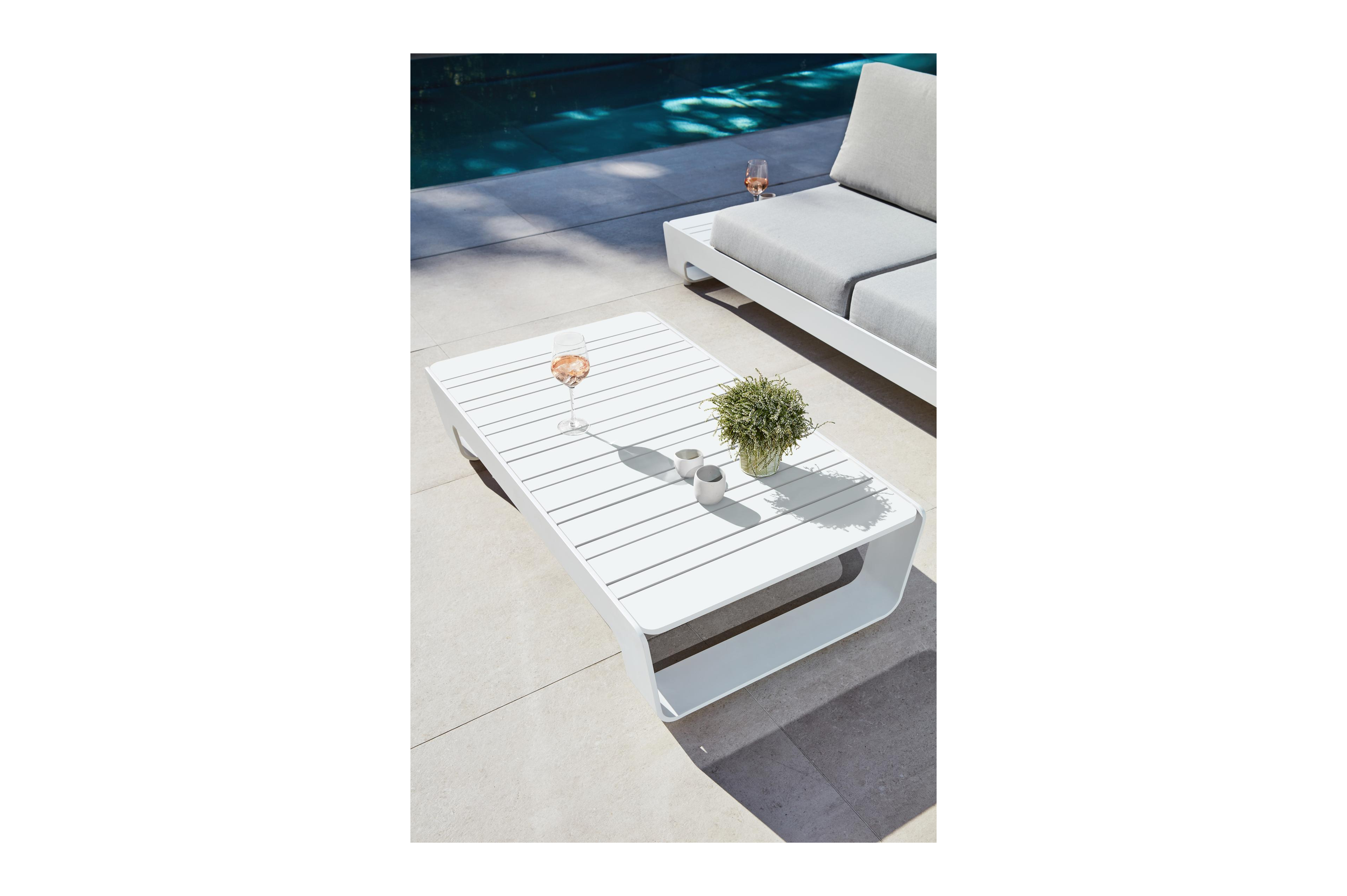 Atessa loungetafel in wit aluminium - L 117,5 x B 70 x H 30 cm