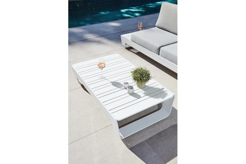 Atessa loungetafel in wit aluminium - L 117,5 x B 70 x H 30 cm