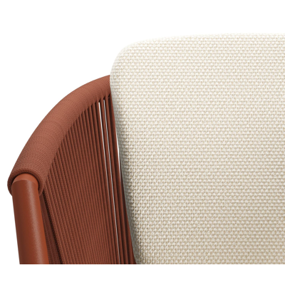 Orso tuinstoel in roestbruin aluminium en roestbruin verticaal geweven ronde rope met zitkussen in All Weather Cosytica Althea Off White