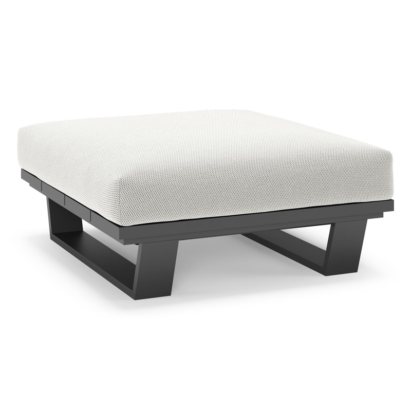 Pagino poef in zwart aluminium met lopi ash all weather sunbrella® luxe kussen