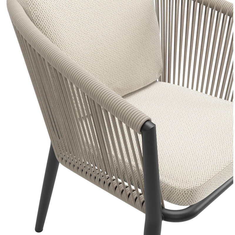 Orso tuinstoel in zwart aluminium en beige verticaal geweven ronde rope met luxe zitkussen in All Weather Sunbrella® Luxe Lopi Marble