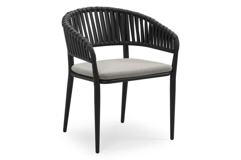 Tolfa stapelbare tuinstoel in zwart aluminium en zwart verticaal geweven luxe vlakke brede rope met stoelkussen in All Weather Sunbrella® Luxe Savane Tunder