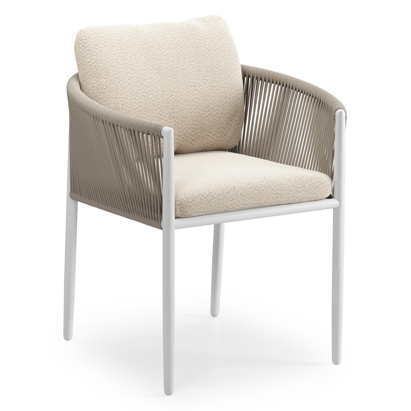 Organo tuinstoel in beige aluminium en beige verticaal geweven ronde rope met stoelkussen in All Weather Sunbrella® Luxe Lopi Sand