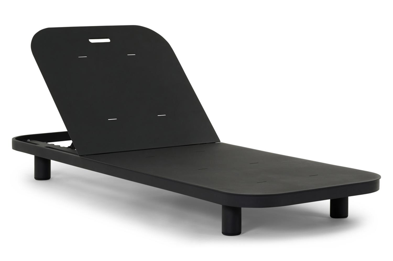 Donato verstelbaar ligbed in zwart aluminium met marbella beige all weather cosytica kussen