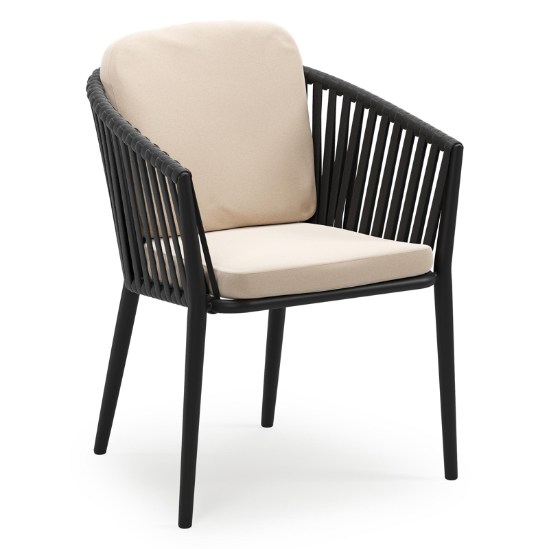 Orso stapelbare tuinstoel in zwart aluminium en zwart verticaal geweven luxe vlakke brede rope met stoelkussen in All Weather Sunbrella® Luxe Natte Linen Chalk