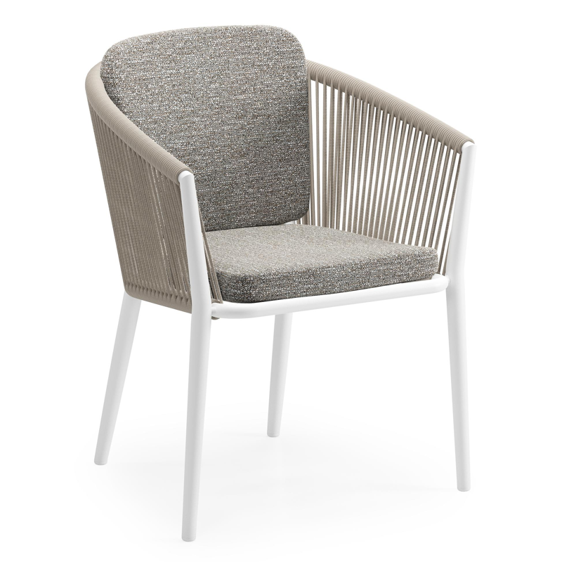 Chaise de jardin Orso en aluminium blanc et corde ronde tissée verticalement beige avec coussin en All Weather Sunbrella® Luxe Tundra Pepper