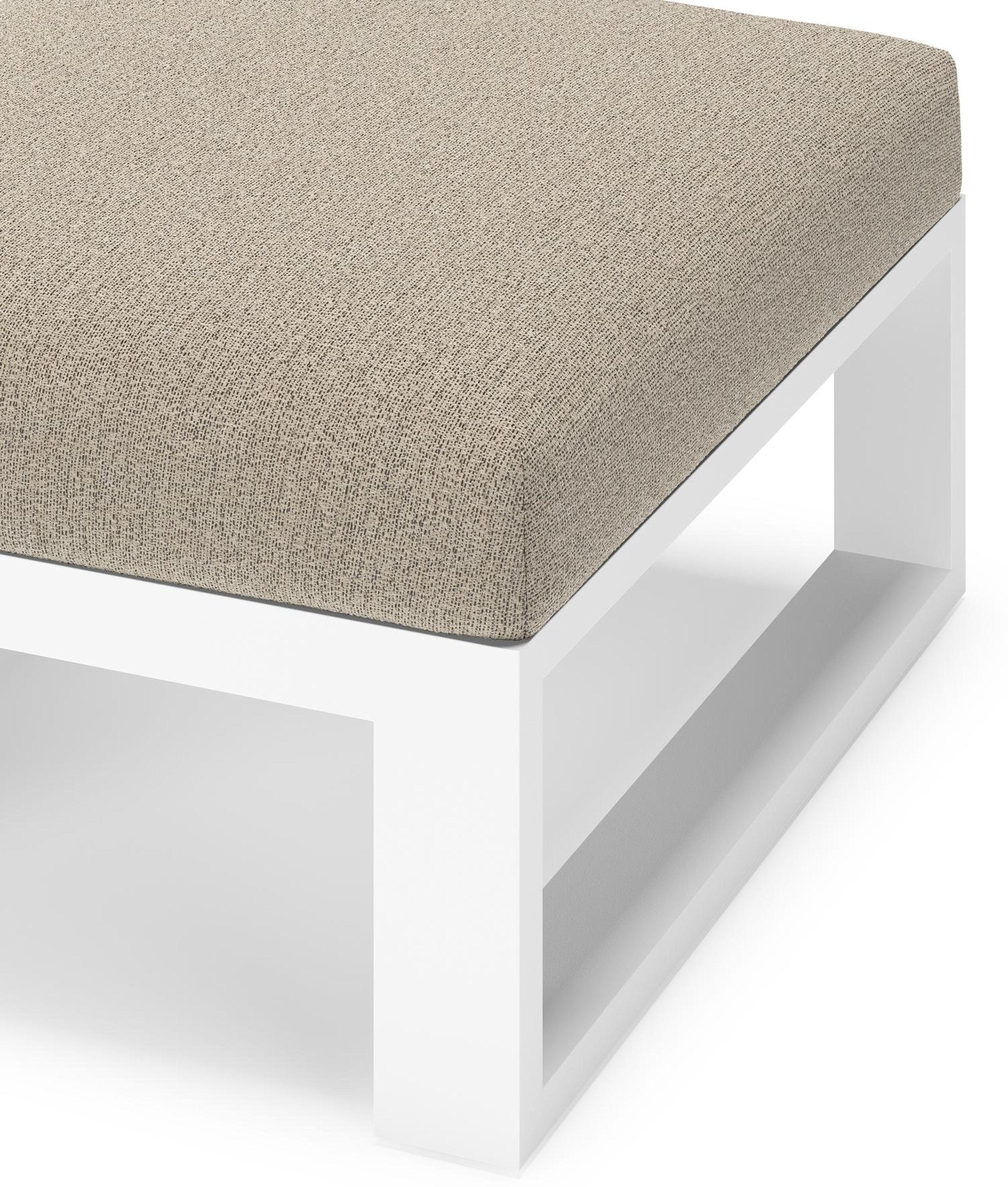 Verato poef in wit aluminium met catania beige all weather cosytica kussen