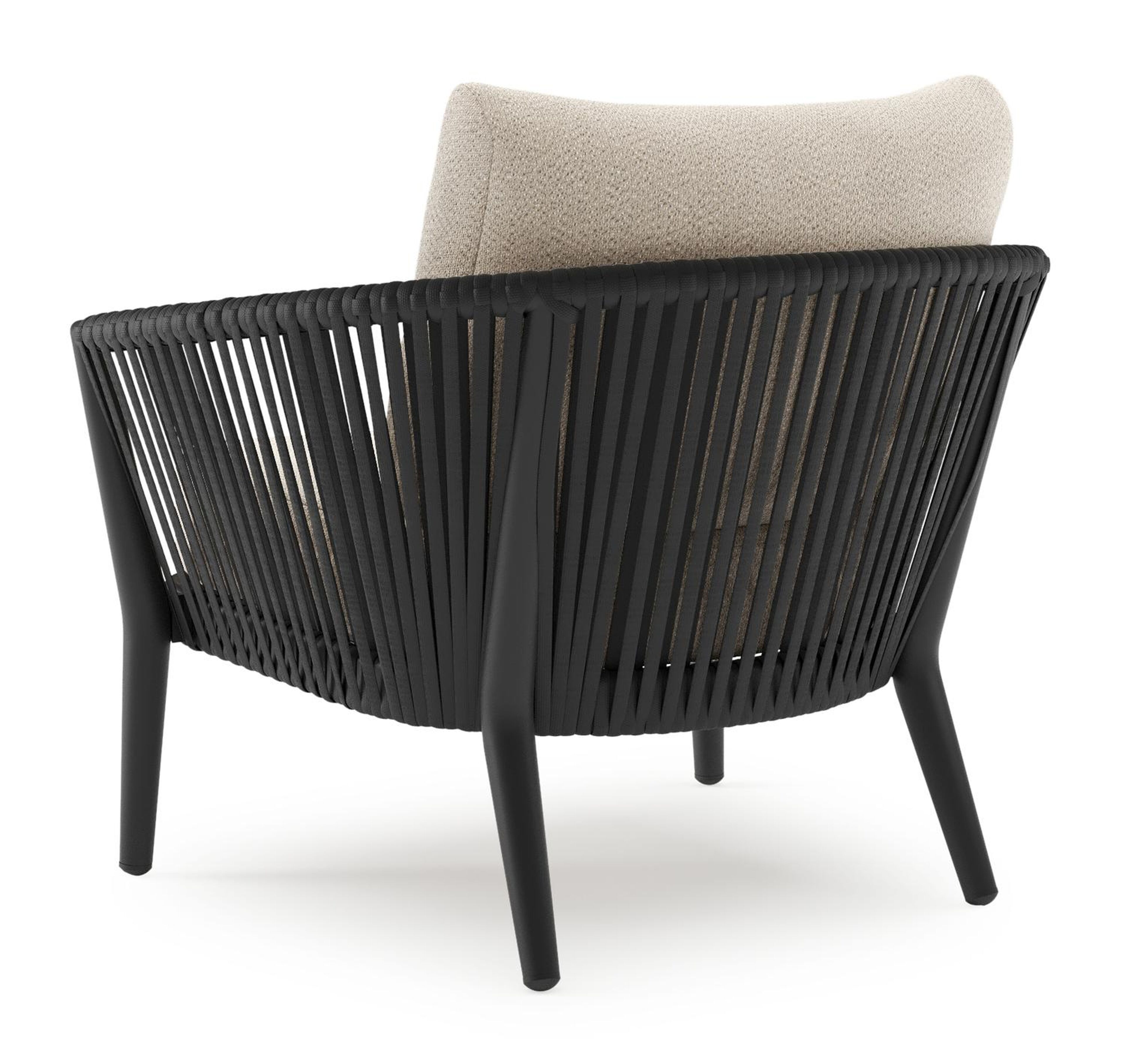 Orso loungestoel in zwart aluminium en zwart verticaal geweven luxe vlakke rope met Lopi Sand all weather sunbrella® luxe kussen