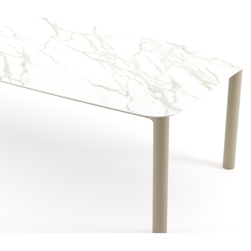 Orso tuintafel bootvorm in beige aluminium en volkeramiek Calacatta - L 315 x B 115 x H 74.5 cm
