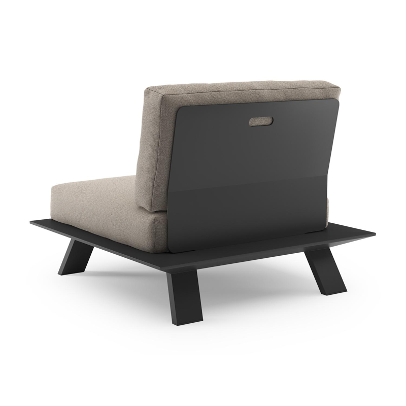 Cesano loungestoel in zwart aluminium met savane coconut all weather Sunbrella® luxe kussen