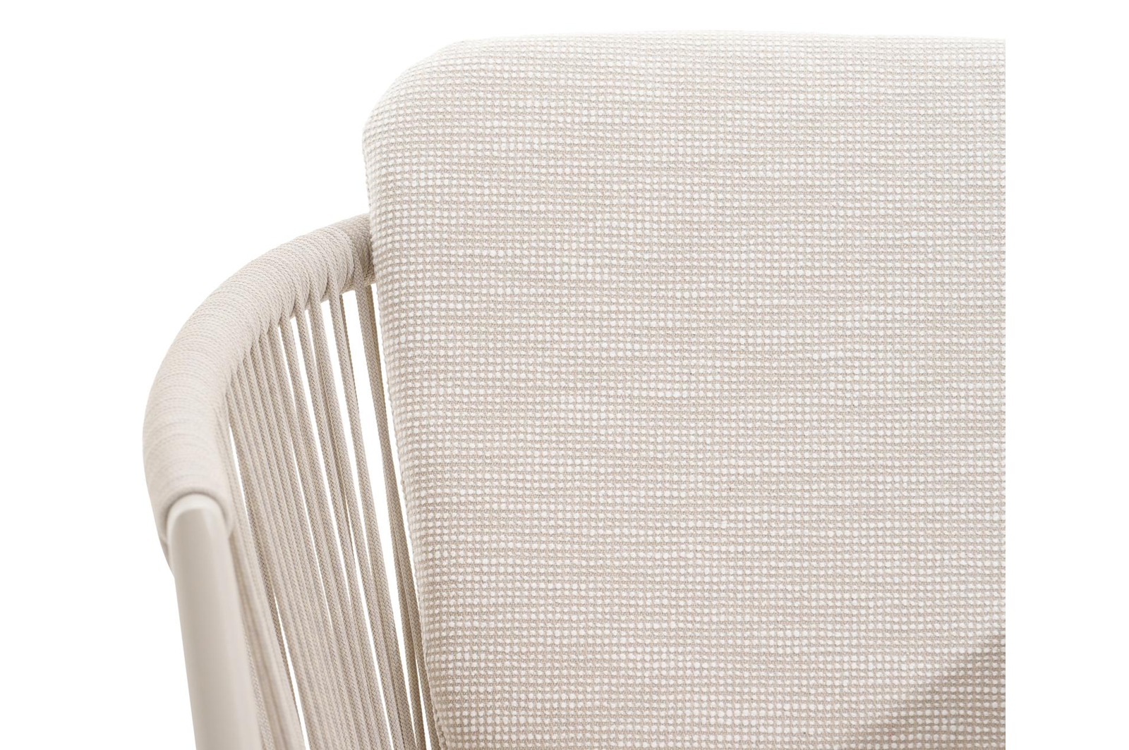 Orso stapelbare tuinstoel in beige aluminium en beige verticaal geweven ronde rope met kussen in All Weather Sunbrella® Luxe Slow Farafra