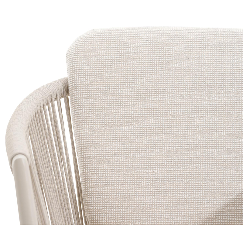 Orso stapelbare tuinstoel in beige aluminium en beige verticaal geweven ronde rope met kussen in All Weather Sunbrella® Luxe Slow Farafra