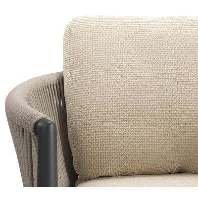 Organo tuinstoel in zwart aluminium en zwart verticaal geweven luxe vlakke rope met stoelkussen in All Weather Cosytica Althea Chalk