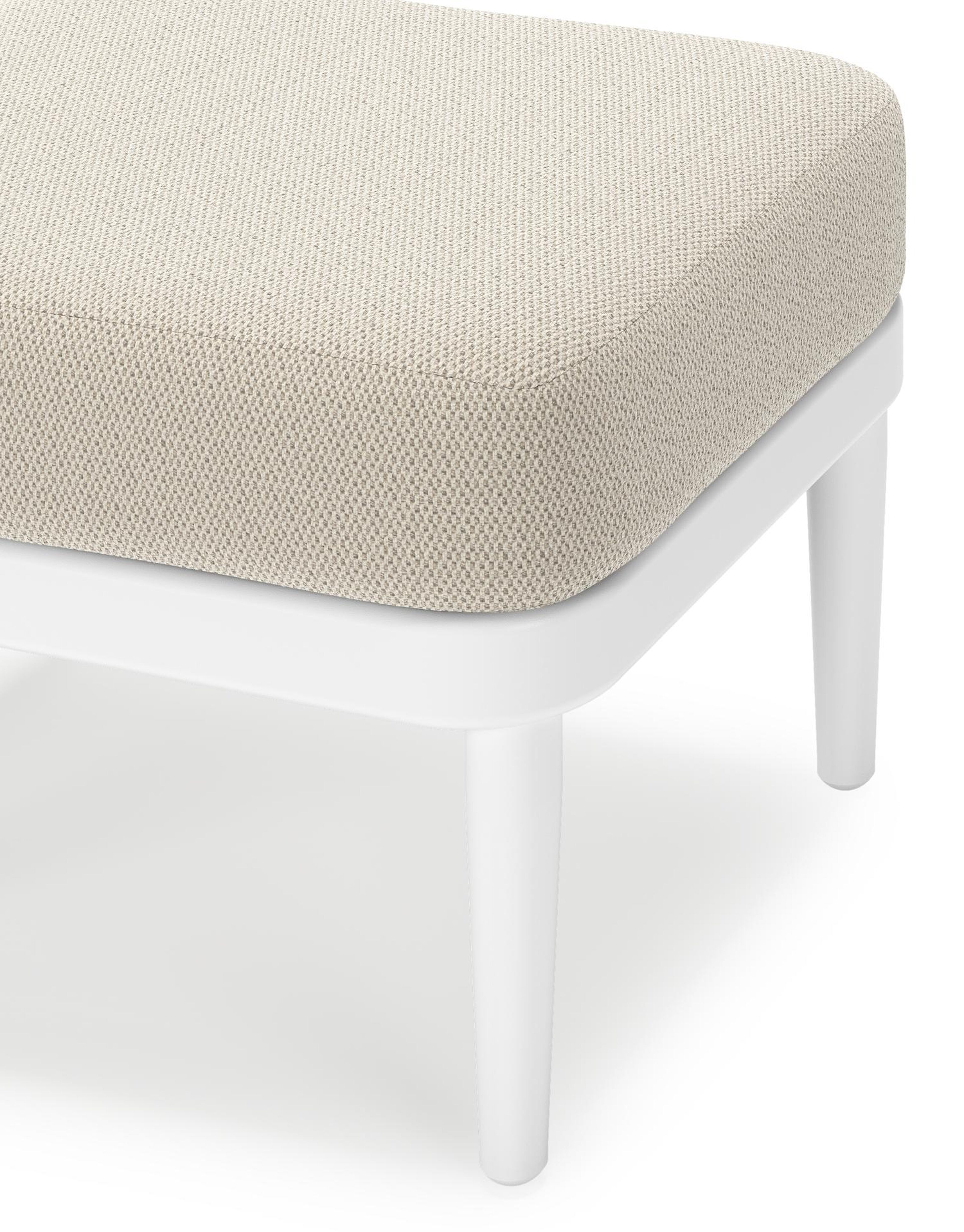 Orso poef in wit aluminium met Lopi Marble all weather sunbrella® luxe kussen