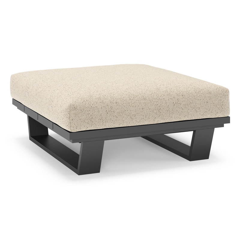 Pagino poef in zwart aluminium met bora desert all weather cosytica kussen