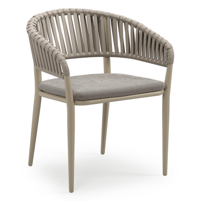 Chaise de jardin empilable Tolfa en aluminium beige et corde large plate de luxe tissée verticalement beige avec coussin en All Weather Sunbrella® Luxe Lopi Pepper