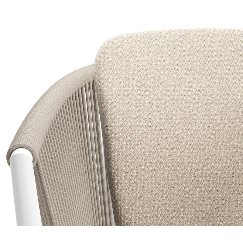 Orso tuinstoel in wit aluminium en beige verticaal geweven ronde rope met zitkussen in All Weather Sunbrella® Luxe Lopi Sand
