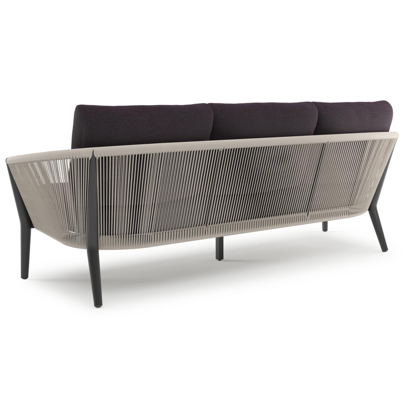 Orso loungeset in zwart aluminium en beige verticaal geweven ronde rope met Tundra Red all weather sunbrella® luxe kussen