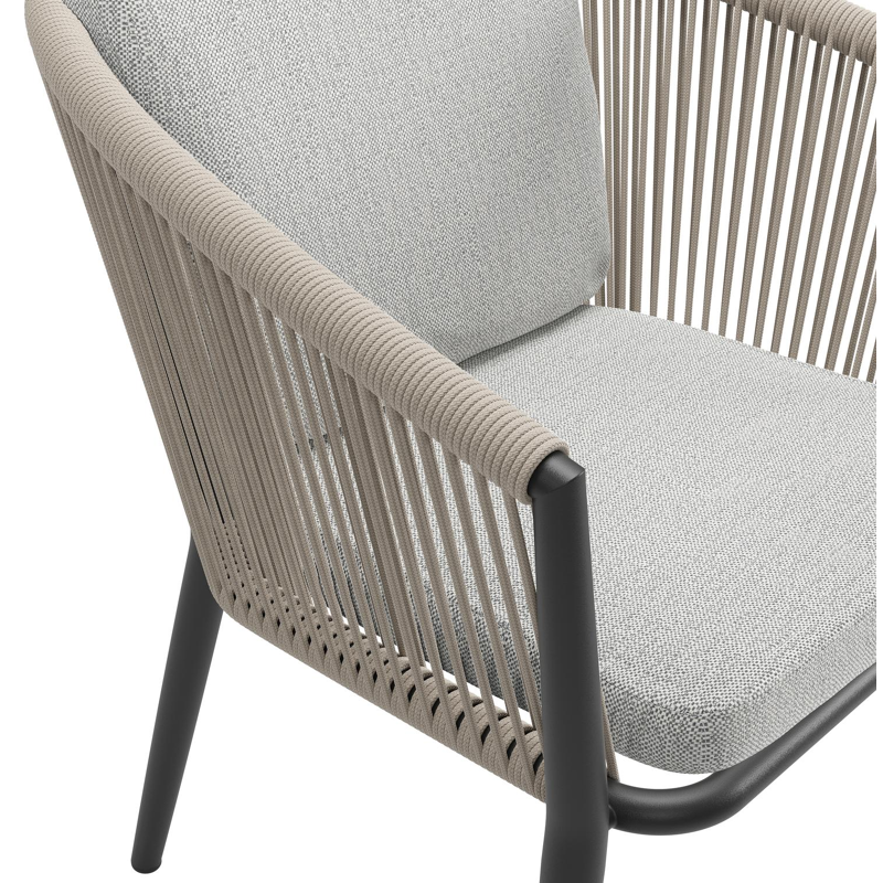 Orso tuinstoel in zwart aluminium en beige verticaal geweven ronde rope met luxe zitkussen in All Weather Sunbrella® Luxe Savane Nimbus