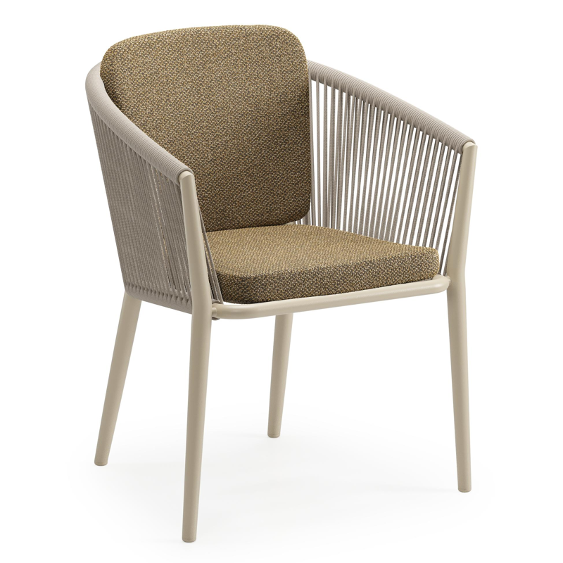 Orso tuinstoel in beige aluminium en beige verticaal geweven ronde rope met zitkussen in All Weather Cosytica Madagascar Walnut