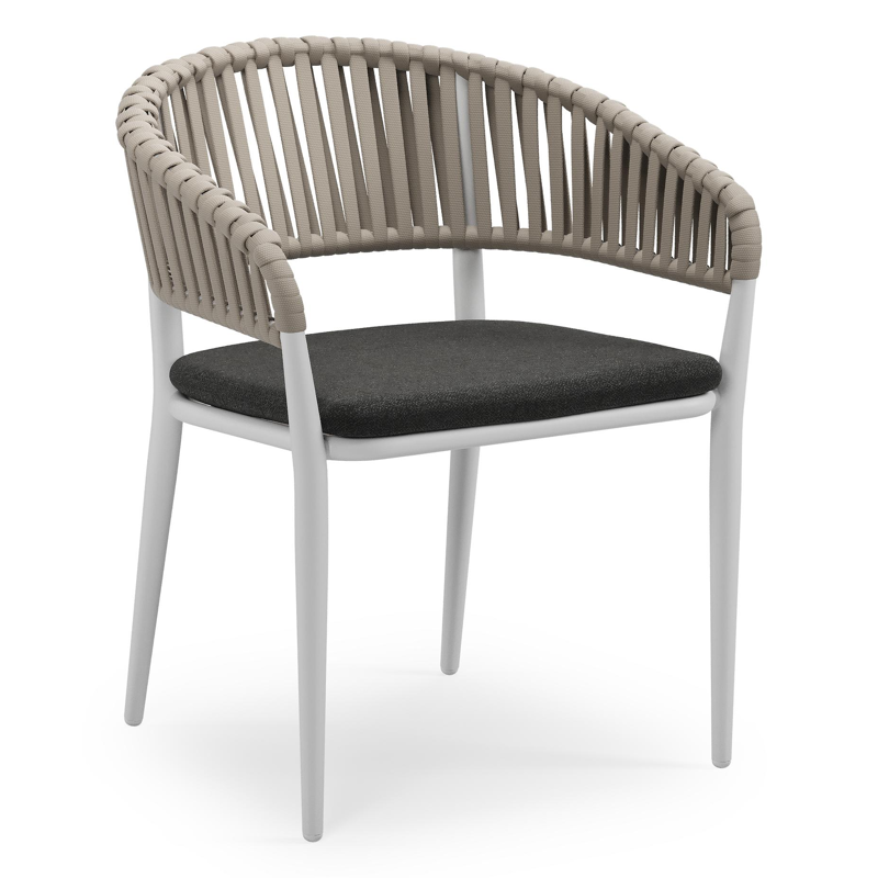 Tolfa stapelbare tuinstoel in wit aluminium en beige verticaal geweven luxe vlakke brede rope met stoelkussen in All Weather Sunbrella® Luxe Chartres Sooty