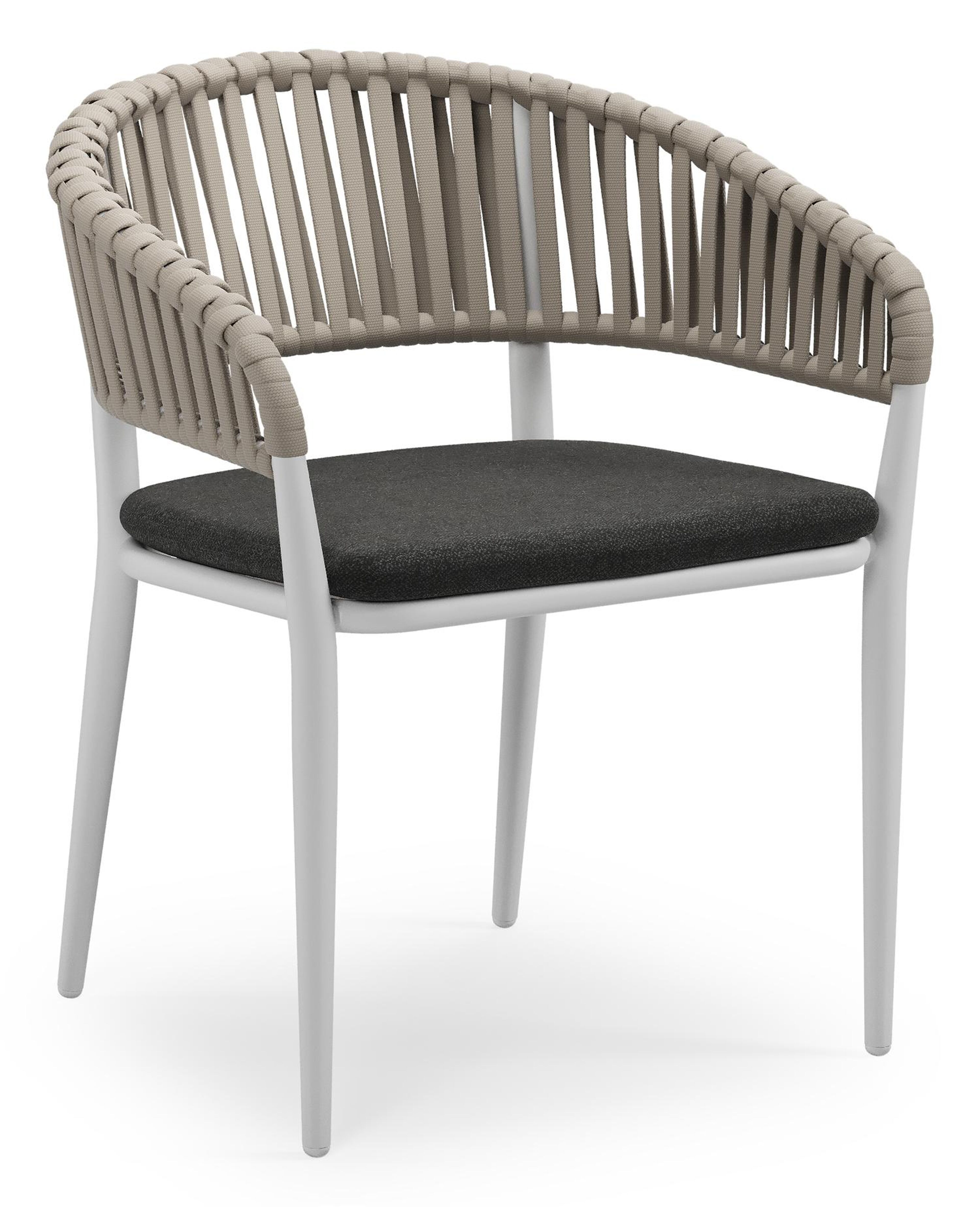 Tolfa stapelbare tuinstoel in wit aluminium en beige verticaal geweven luxe vlakke brede rope met stoelkussen in All Weather Sunbrella® Luxe Chartres Sooty