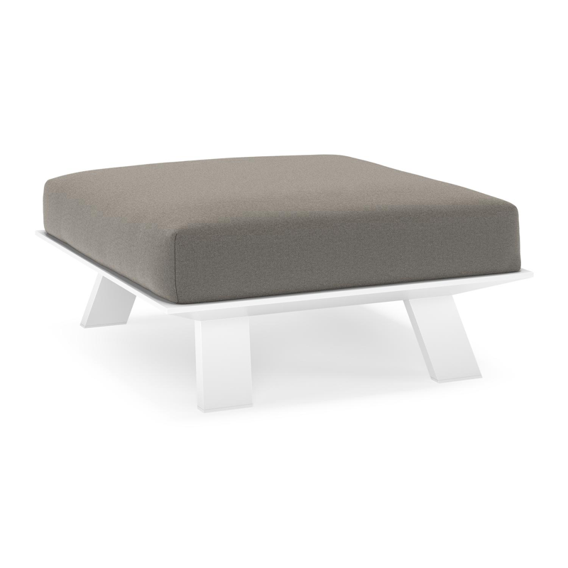 Cesano poef in wit aluminium met natte dark taupe all weather Sunbrella® luxe kussen