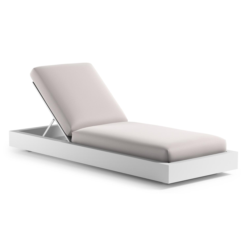 Como verstelbaar ligbed in wit aluminium met savane whisper all weather Sunbrella® luxe kussen
