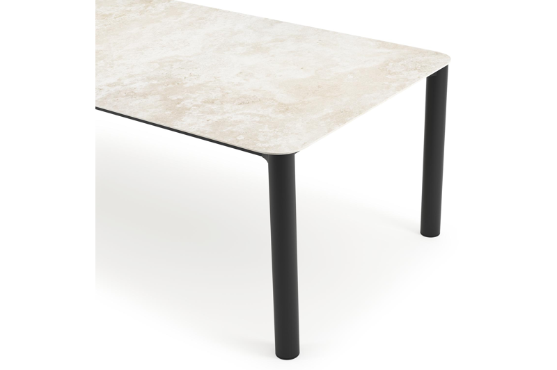 Orso tuintafel afgerond rechthoekig in zwart aluminium en volkeramiek Rapolano L 290 x B 110 cm