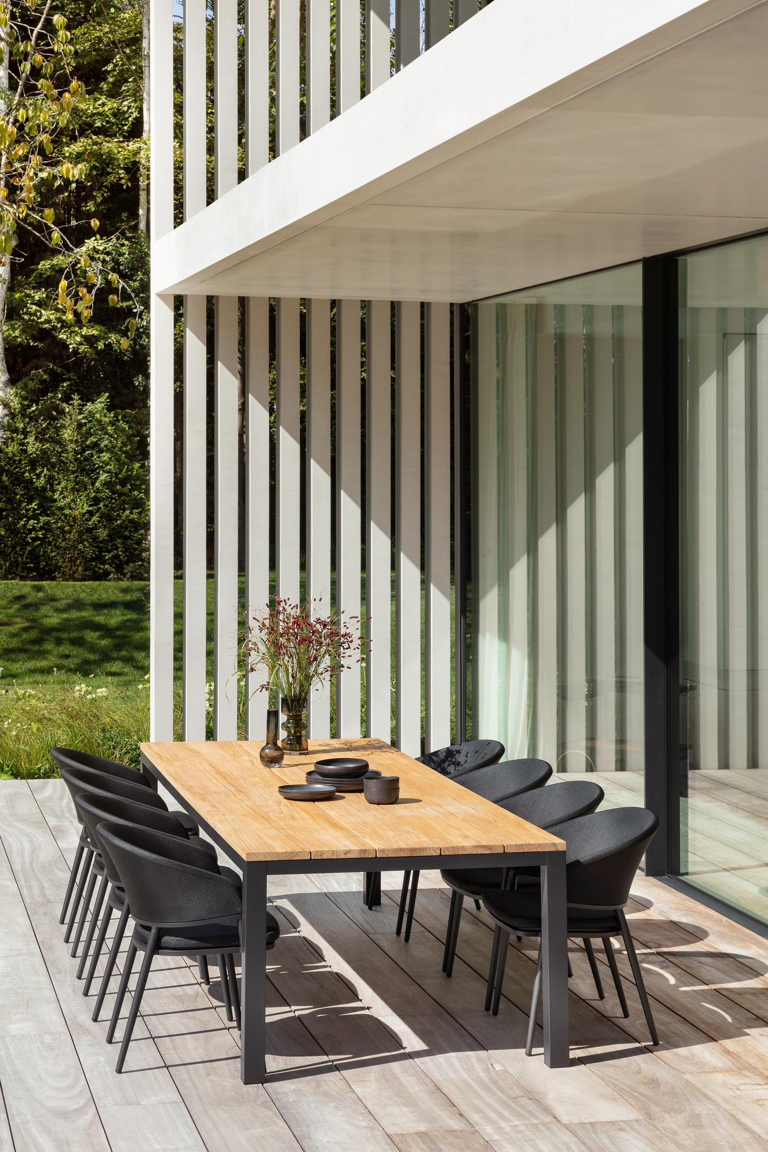 Lacrima tuinstoel in zwart aluminium en zwart comfort textilene