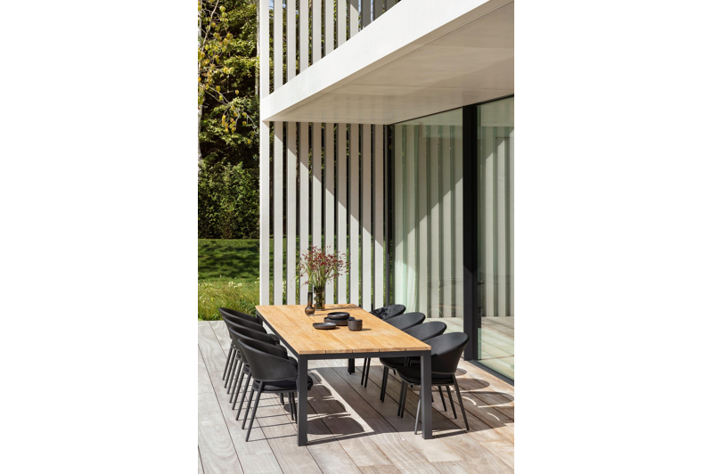 Lacrima tuinstoel in zwart aluminium en zwart comfort textilene