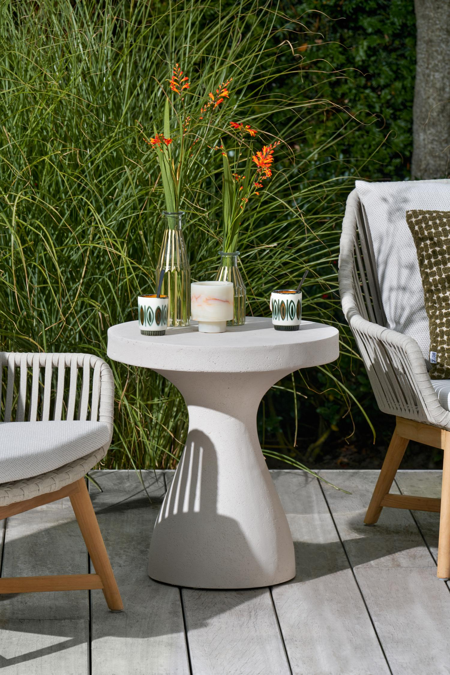 Table d'appoint Lomo en béton beige - Diam. 50 x Haut. 54 cm