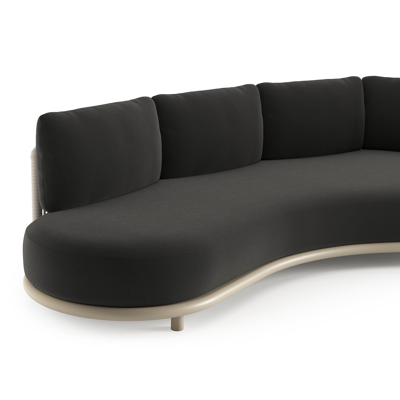 Lomano loungebank in beige aluminium en beige verticaal geweven luxe vlakke rope met natte sooty all weather sunbrella® luxe kussen