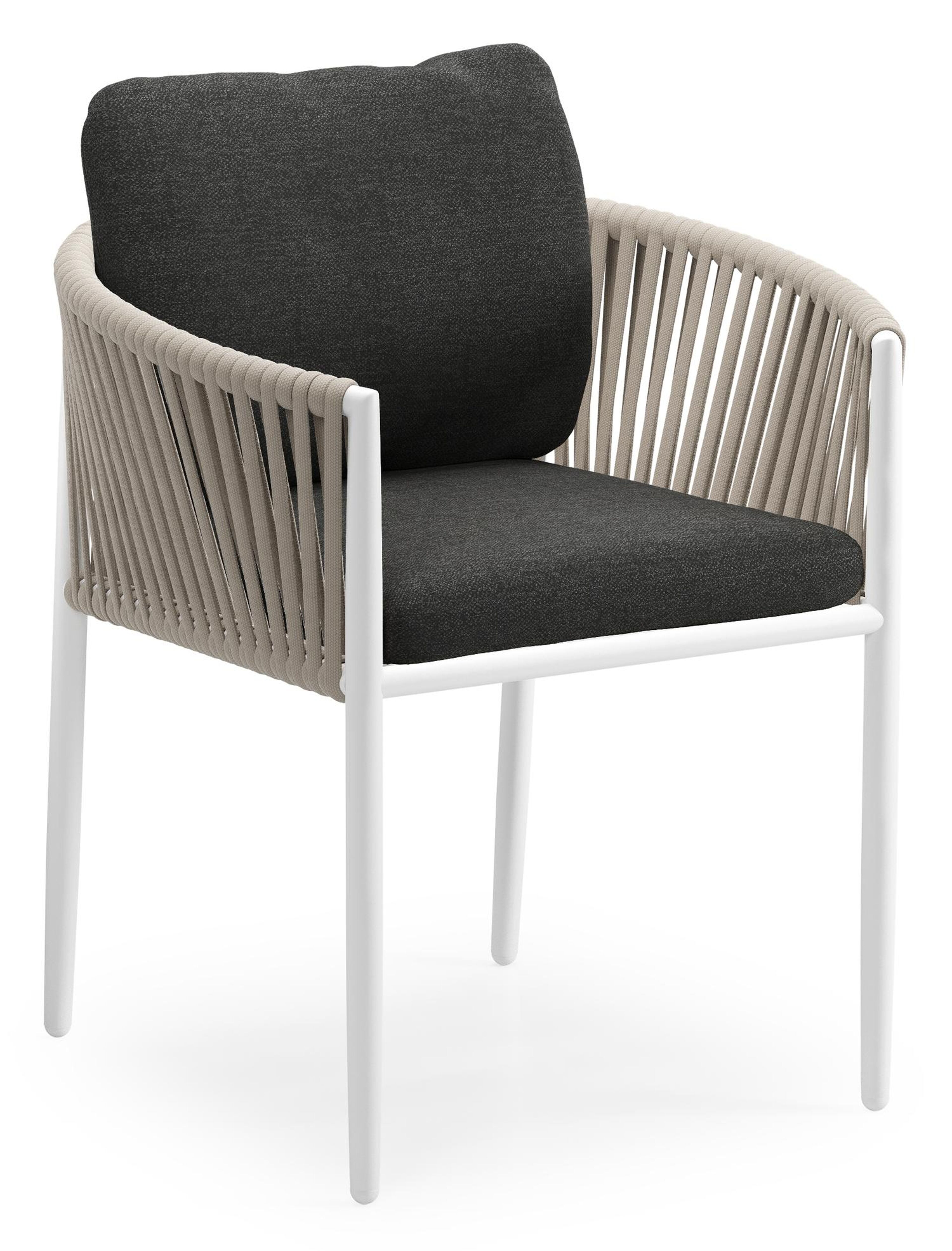 Organo tuinstoel in wit aluminium en beige verticaal geweven luxe vlakke rope met zitkussen in All Weather Sunbrella® Luxe Chartres Sooty